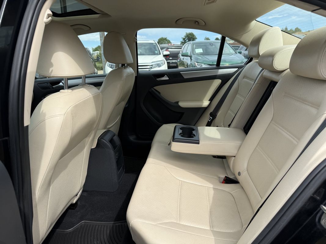 Used 2017 Volkswagen Jetta SE FWD image 18