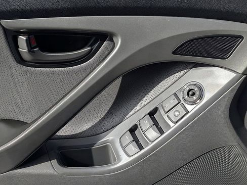 Used 2012 Hyundai Elantra Limited image 29