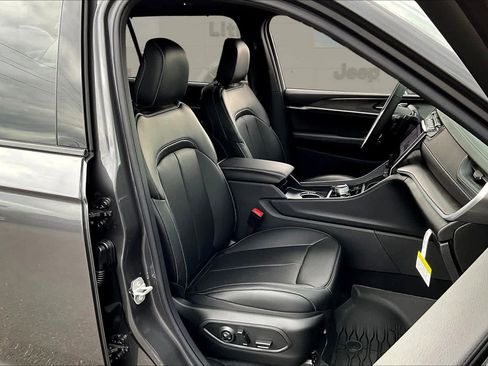 New 2025 Jeep Grand Cherokee L Limited w/ Luxury Tech Group II image 14