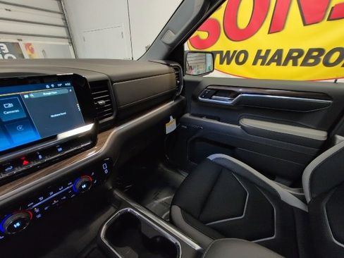 New 2026 Chevrolet Silverado 1500 RST w/ Dark Appearance Package image 31