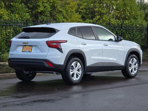 New 2026 Chevrolet Trax LS image 5