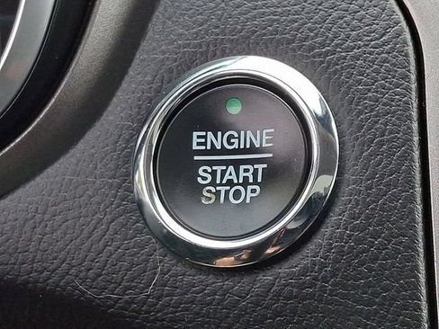 Used 2020 Ford Fusion SE AWD/4WD image 25