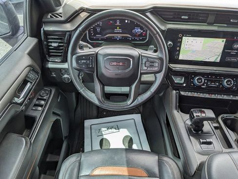 Used 2022 GMC Sierra 1500 AT4 w/ AT4 Premium Package AWD/4WD image 11