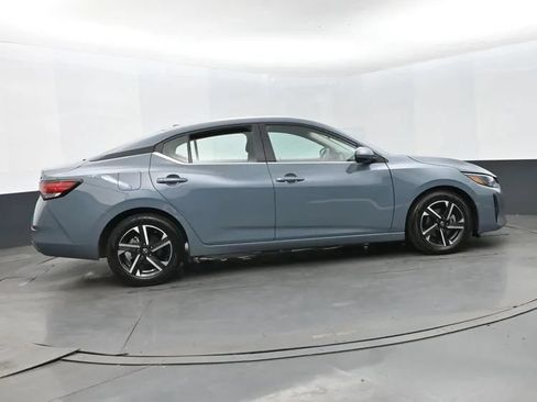 Used 2024 Nissan Sentra SV FWD image 4