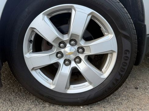 Used 2016 Chevrolet Traverse LT w/ Style and Technology Package image 7