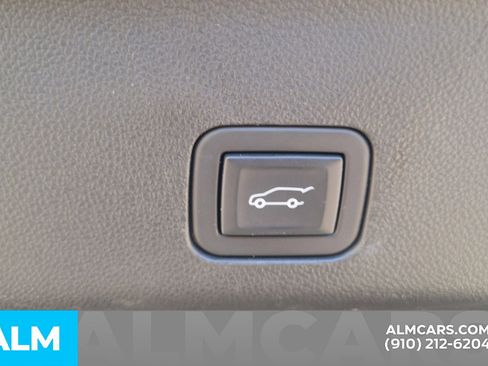 Used 2023 Chevrolet Tahoe LT image 9