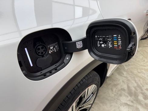 Certified 2024 Mercedes-Benz EQE 350+ 4MATIC SUV w/ Driver Assistance Package image 27