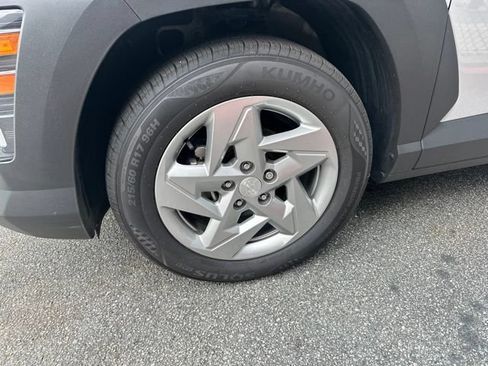 Certified 2025 Hyundai Kona SE FWD image 4
