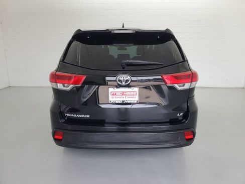 Used 2019 Toyota Highlander Plus FWD image 6