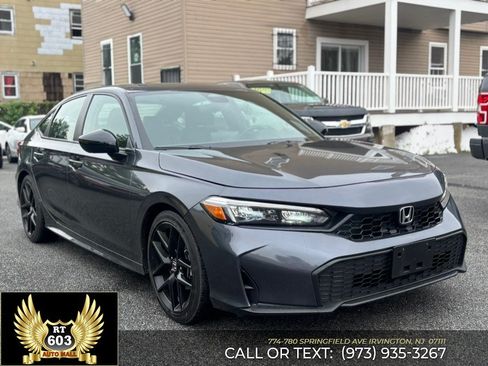 Used 2025 Honda Civic Sport image 4