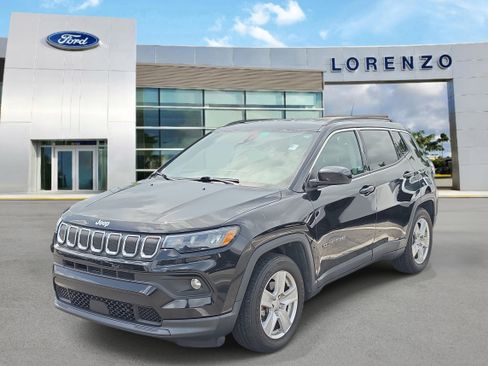 Used 2022 Jeep Compass Latitude FWD image 1