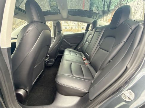 Used 2022 Tesla Model 3 Performance image 25