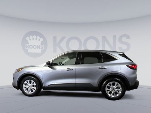 Used 2024 Ford Escape Active image 2