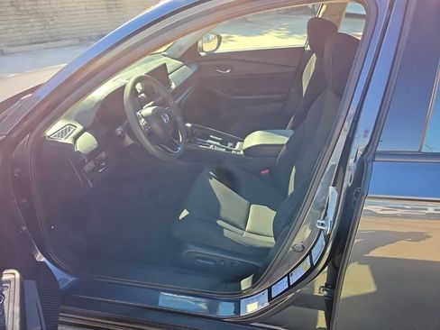 Used 2025 Honda Accord SE image 4