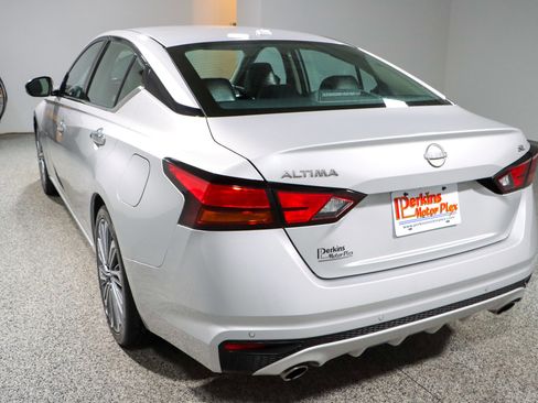 Used 2023 Nissan Altima 2.5 SL image 9