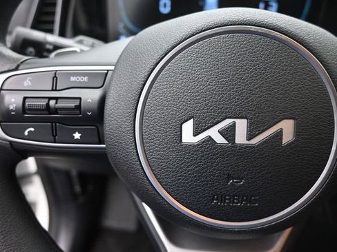 Used 2025 Kia Sportage LX AWD/4WD image 15