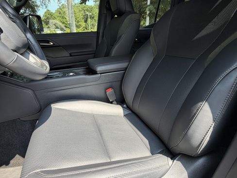 Used 2025 Lexus GX 550 AWD/4WD image 17