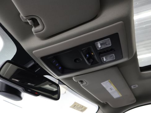 Used 2018 RAM 3500 Laramie image 12