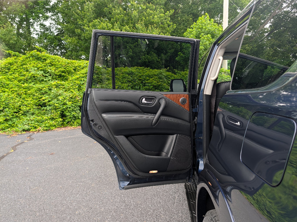 Used 2019 INFINITI QX80 Luxe w/ Proassist Package AWD/4WD image 11