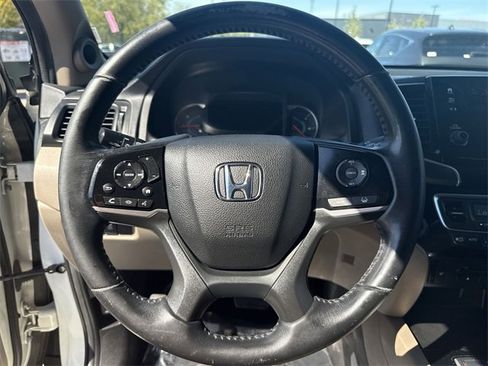 Used 2019 Honda Pilot Touring image 14
