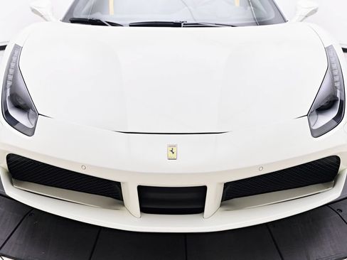 Used 2019 Ferrari 488 Spider RWD image 22