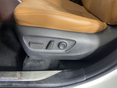 Used 2021 Toyota Highlander Platinum image 20