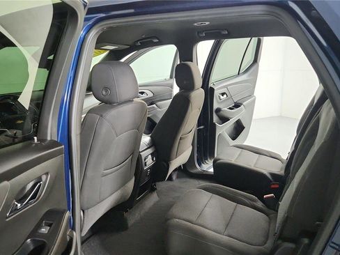 Used 2023 Chevrolet Traverse LT FWD image 16