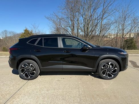 New 2026 Chevrolet Trax RS w/ Sunroof Package image 2
