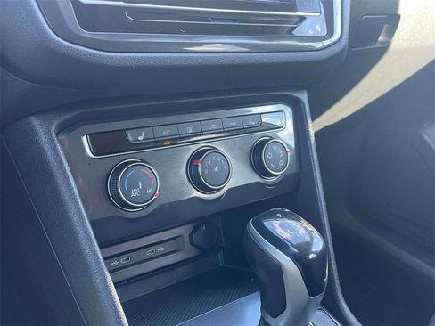 Used 2022 Volkswagen Tiguan S image 28