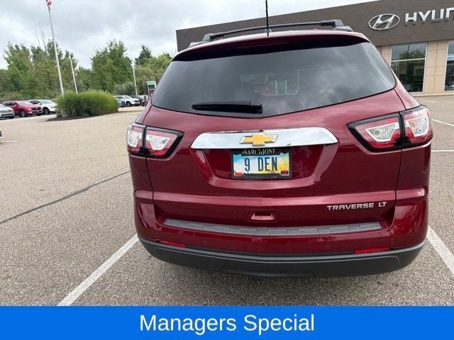 Used 2015 Chevrolet Traverse LT w/ Style and Technology Package FWD image 6