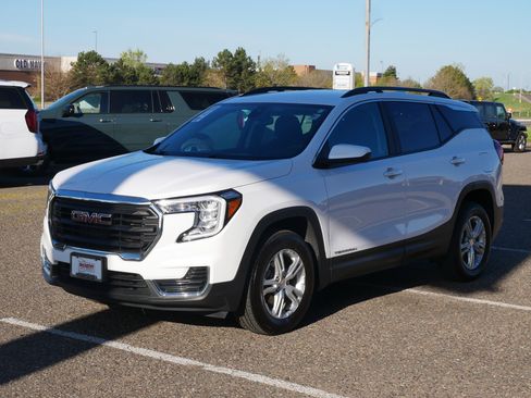 Used 2023 GMC Terrain SLE w/ Driver Convenience Package AWD/4WD image 5