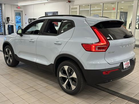 Used 2026 Volvo XC40 B5 Plus w/ Protection Package Premier image 7