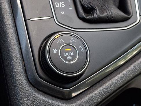 Used 2019 Volkswagen Tiguan SEL AWD/4WD image 30