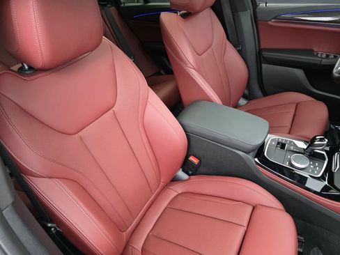 Used 2023 BMW X4 M40i w/ Premium Package image 29