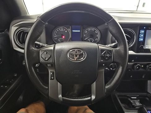 Used 2016 Toyota Tacoma TRD Sport w/ Towing Package AWD/4WD image 17