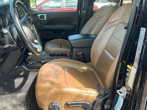 Used 2021 Jeep Wrangler Unlimited Sahara AWD/4WD image 8