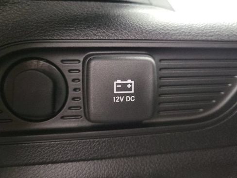 Used 2023 Jeep Grand Cherokee Altitude AWD/4WD image 8