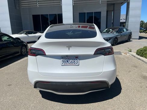 Used 2025 Tesla Model Y Long Range RWD image 5