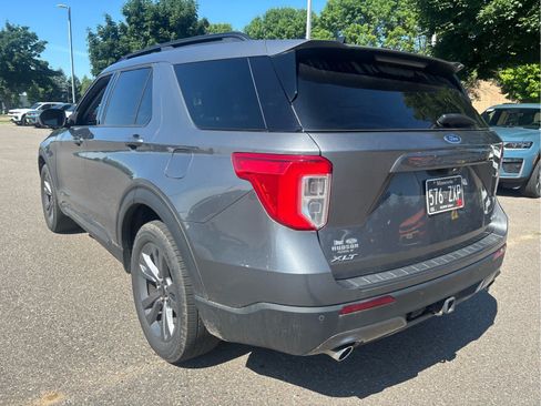 Used 2023 Ford Explorer XLT w/ Equipment Group 202A AWD/4WD image 4