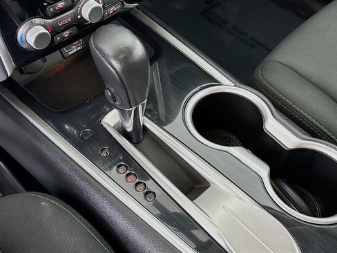 Used 2020 Nissan Pathfinder SV image 18