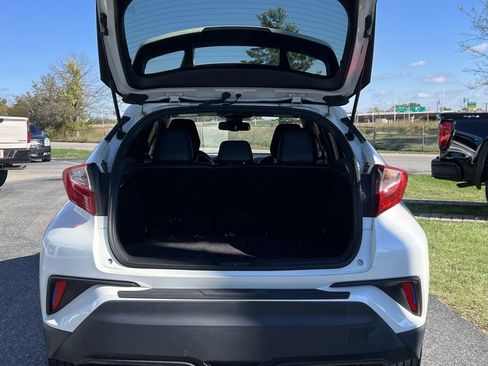 Used 2018 Toyota C-HR XLE image 19