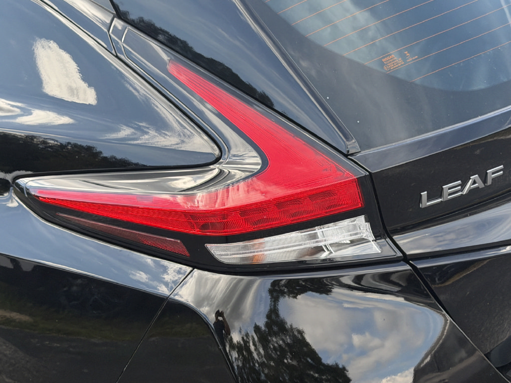 Certified 2025 Nissan Leaf S FWD image 18