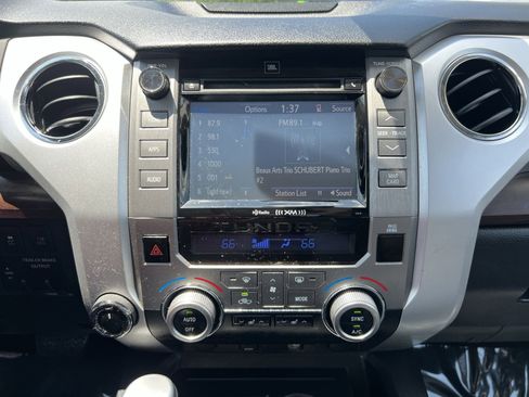Used 2018 Toyota Tundra Limited w/ Limited Premium Package AWD/4WD image 18