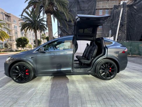 Used 2020 Tesla Model X Performance AWD/4WD image 9