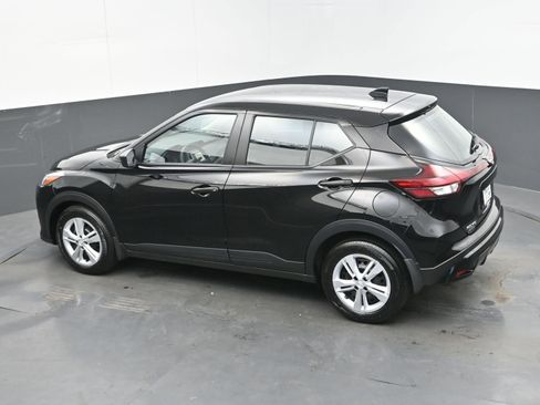 Certified 2025 Nissan Kicks Play S image 32