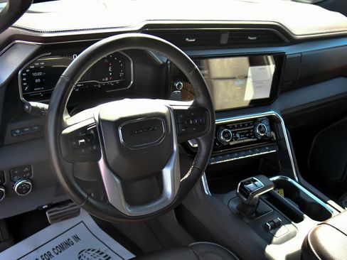 Used 2023 GMC Sierra 1500 Denali w/ Denali Reserve Package image 18