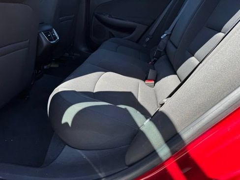 Used 2016 Chevrolet Malibu LT FWD image 11