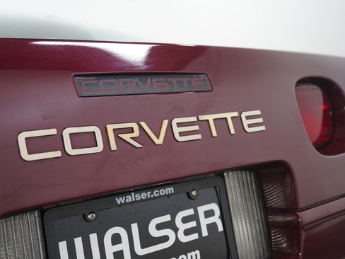 Used 1993 Chevrolet Corvette Coupe RWD image 15