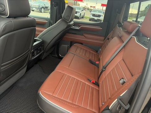 New 2026 GMC Sierra 1500 Denali Ultimate w/ LPO, Black Badging Package AWD/4WD image 11