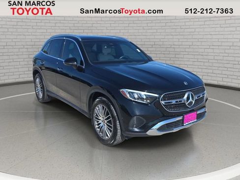 Used 2024 Mercedes-Benz GLC 300 4MATIC image 3